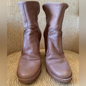 Fioretini & Baker zip back ankle platform bootie